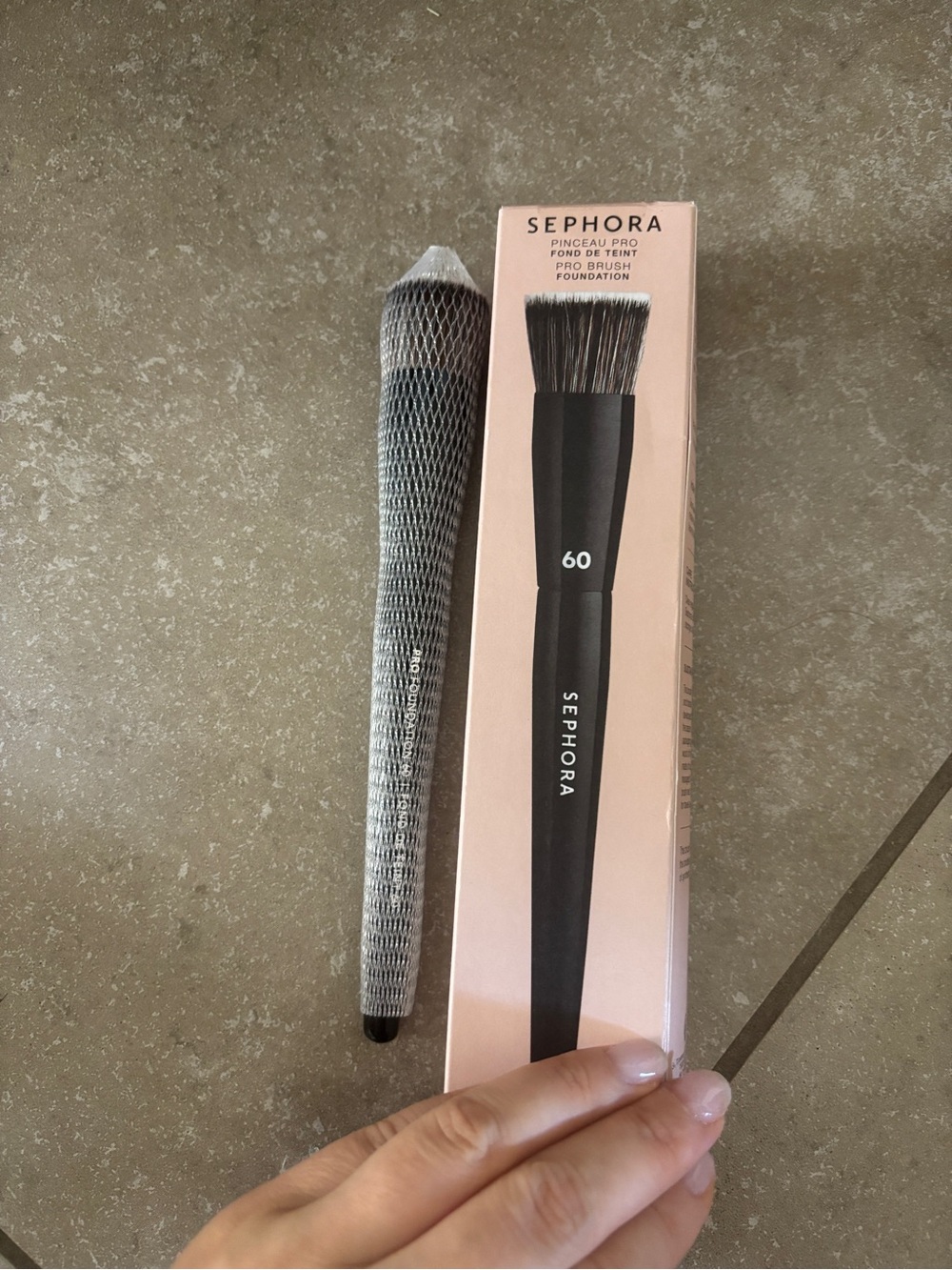 60 Foundati0n Brush - Black sephora